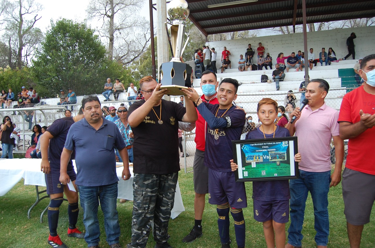 EL GOBIERNO DE HUMBERTO SALAZAR COMPROMETIDO CON LAS DIVERSAS LIGAS DEPORTIVAS JEREZANAS