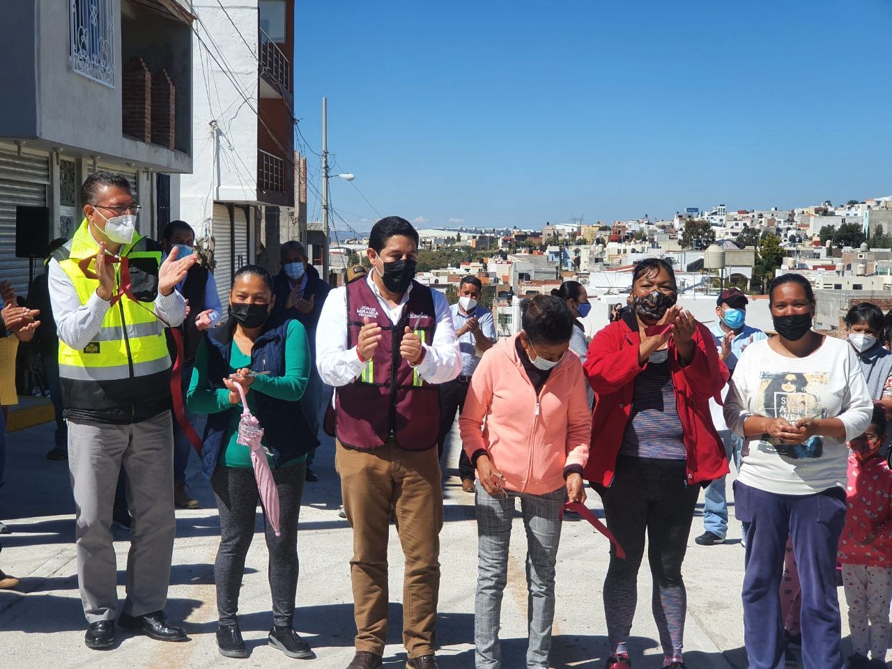 LLEVA AYUNTAMIENTO CAPITALINO PAVIMENTACIÓN DE CONCRETO HIDRÁULICO A LA COLONIA PEÑAS DE LA VIRGEN