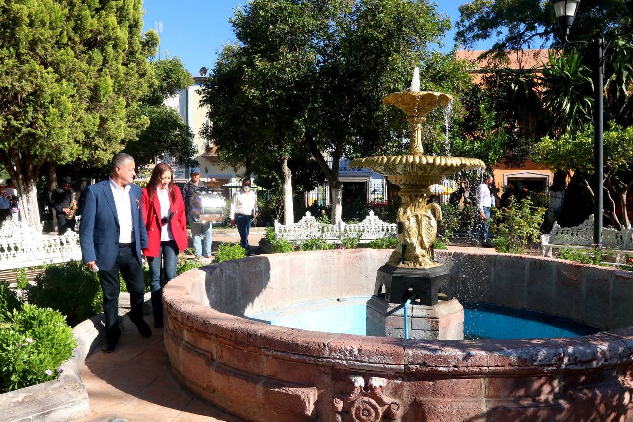 Reaperturan Jardín Principal de Jerez.