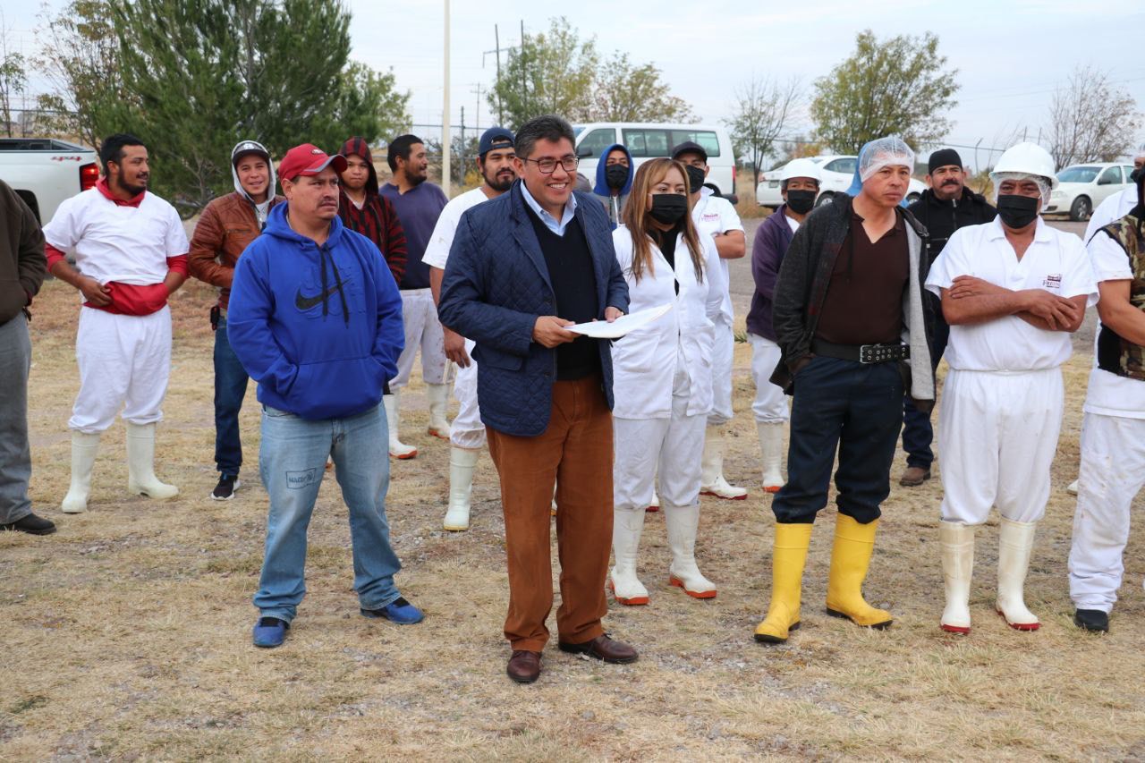 RECONOCEN A TRABAJADORES DEL RASTRO MUNICIPAL