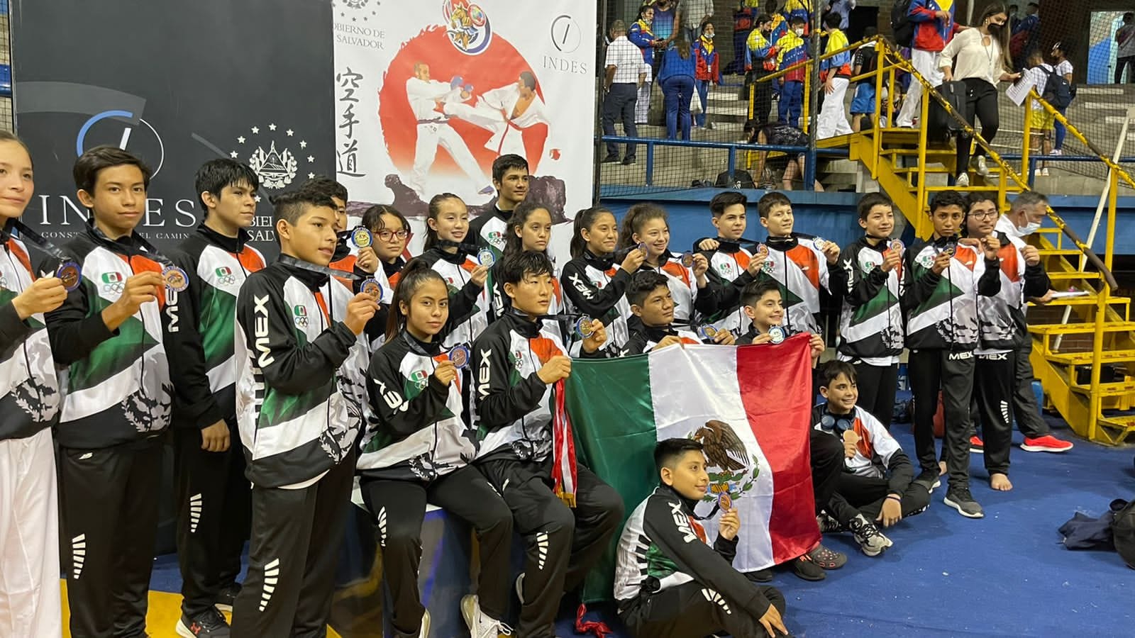 PLATA PARA METZTLI EN CENTROAMERICANO DE KARATE