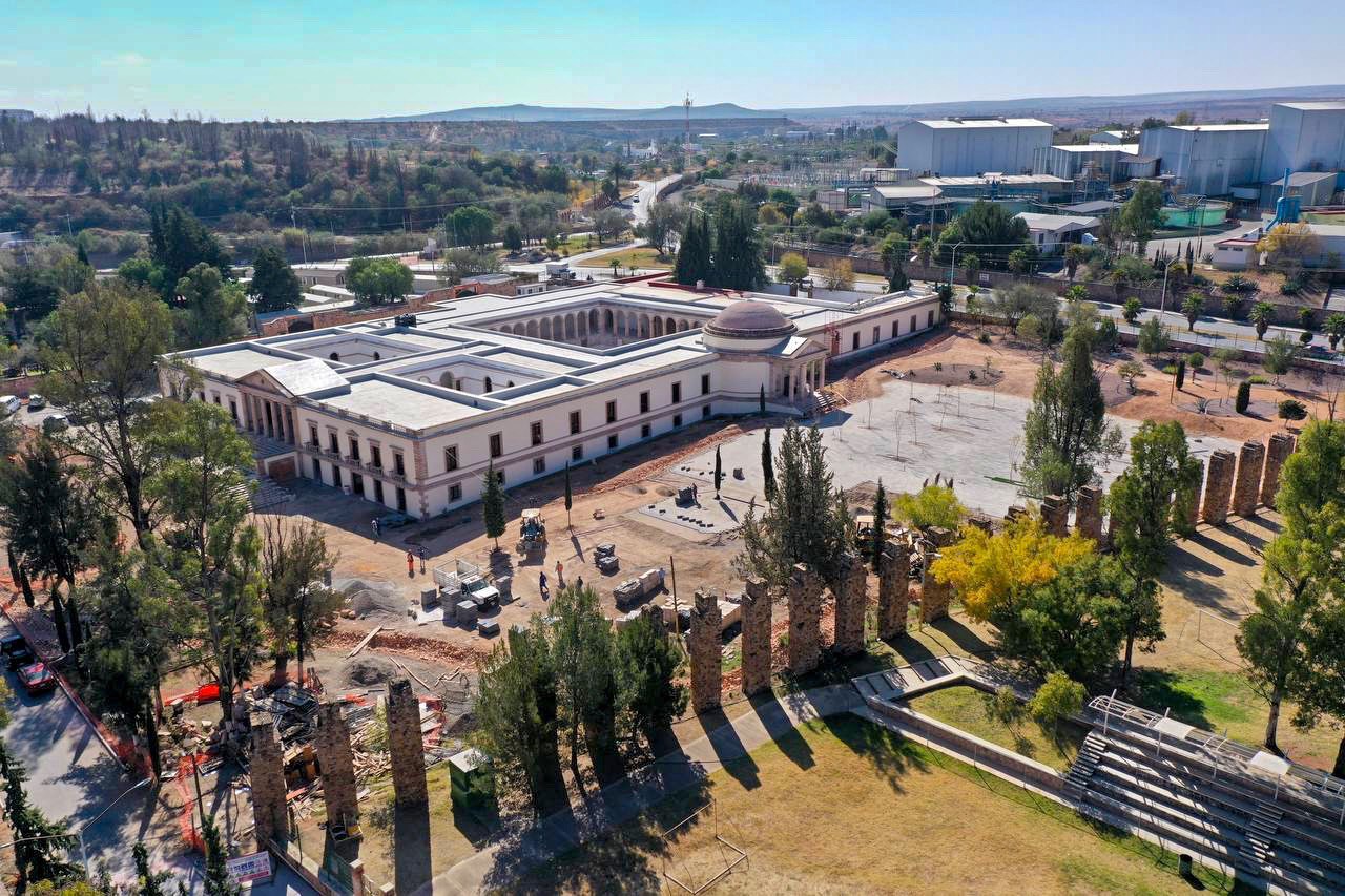 REALIZA SAÚL MONREAL UN RECORRIDO EN EL ÁGORA JOSÉ GONZÁLEZ ECHEVERRÍA