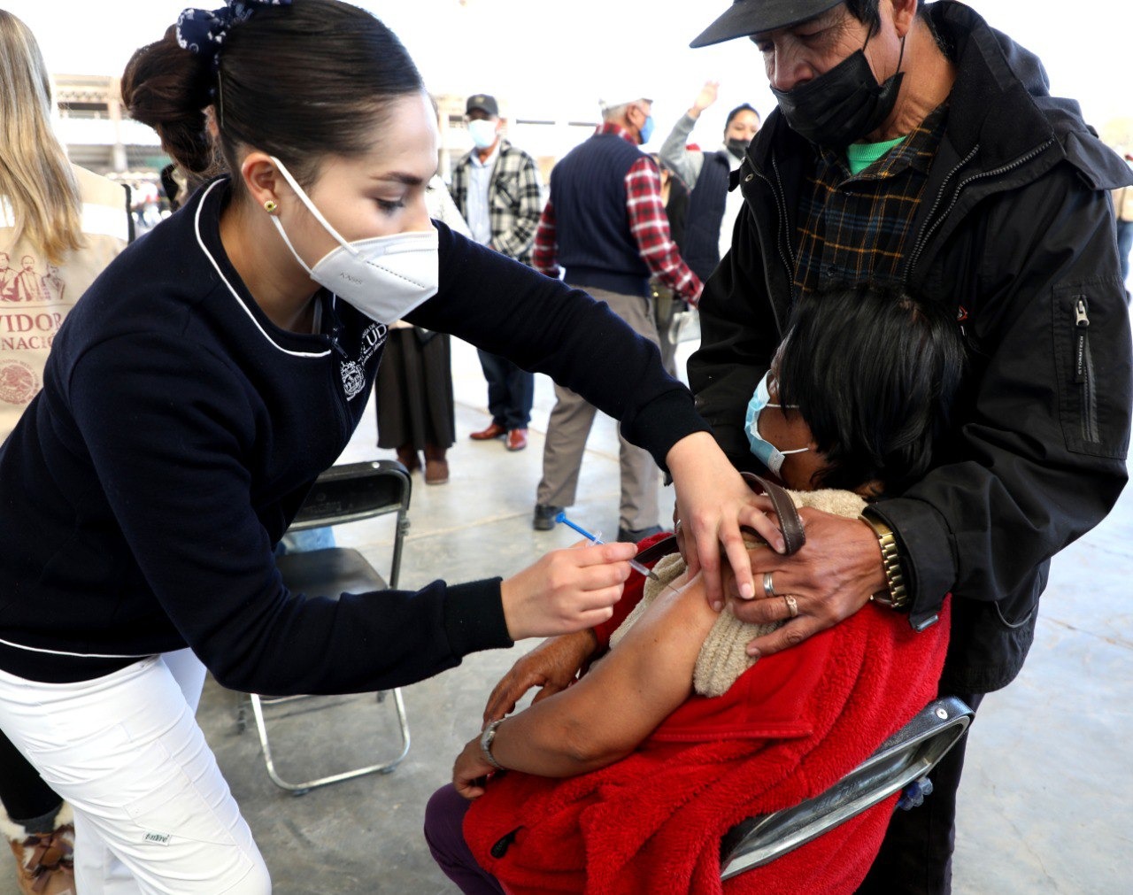 Responden adultos mayores de Zacatecas al llamado a recibir la dosis de refuerzo de la vacuna contra el COVID-19