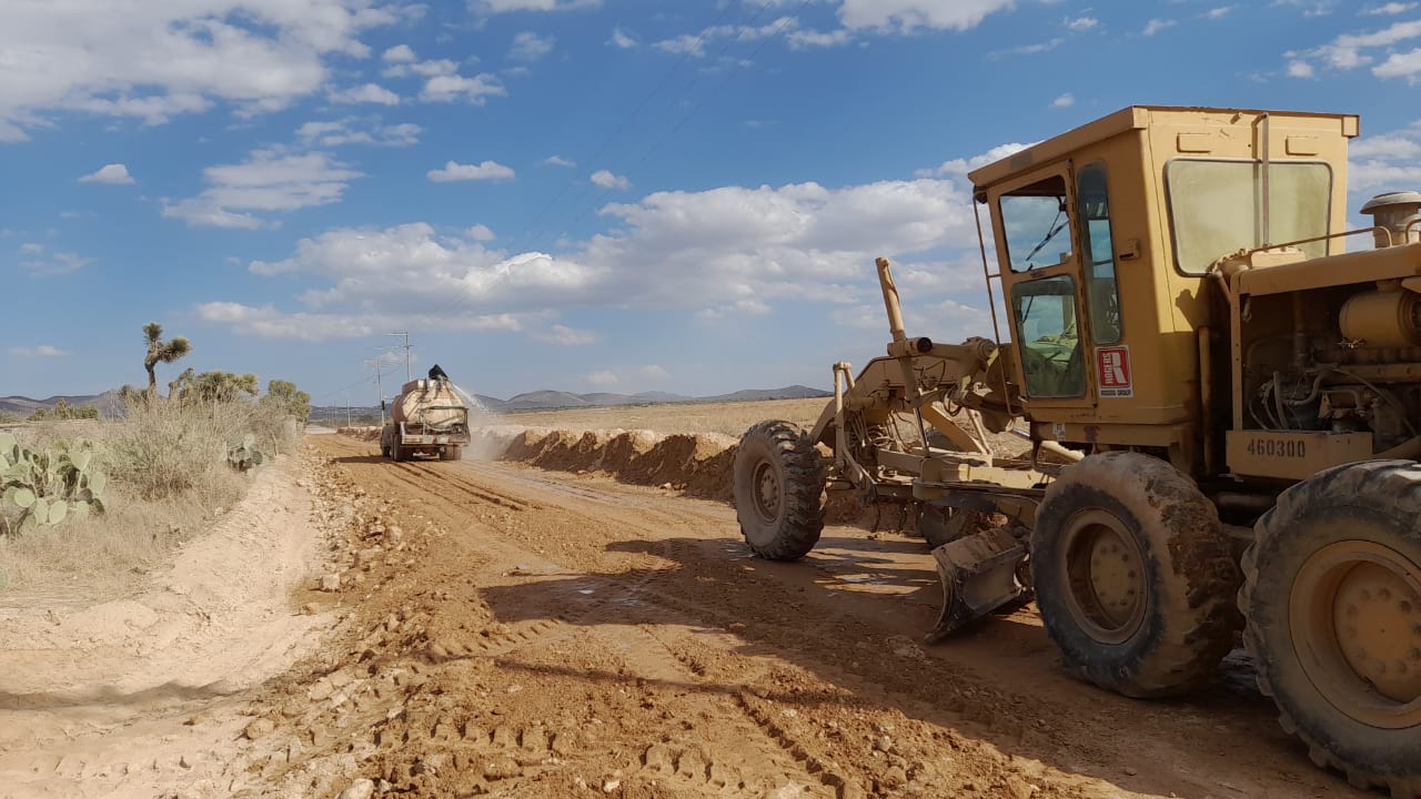 Prosigue rescate de la red carretera en el territorio zacatecano