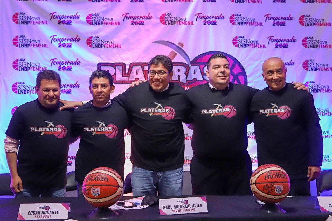 PRESENTAN AL EQUIPO DE BASQUETBOL FEMENIL “PLATERAS DE FRESNILLO”.