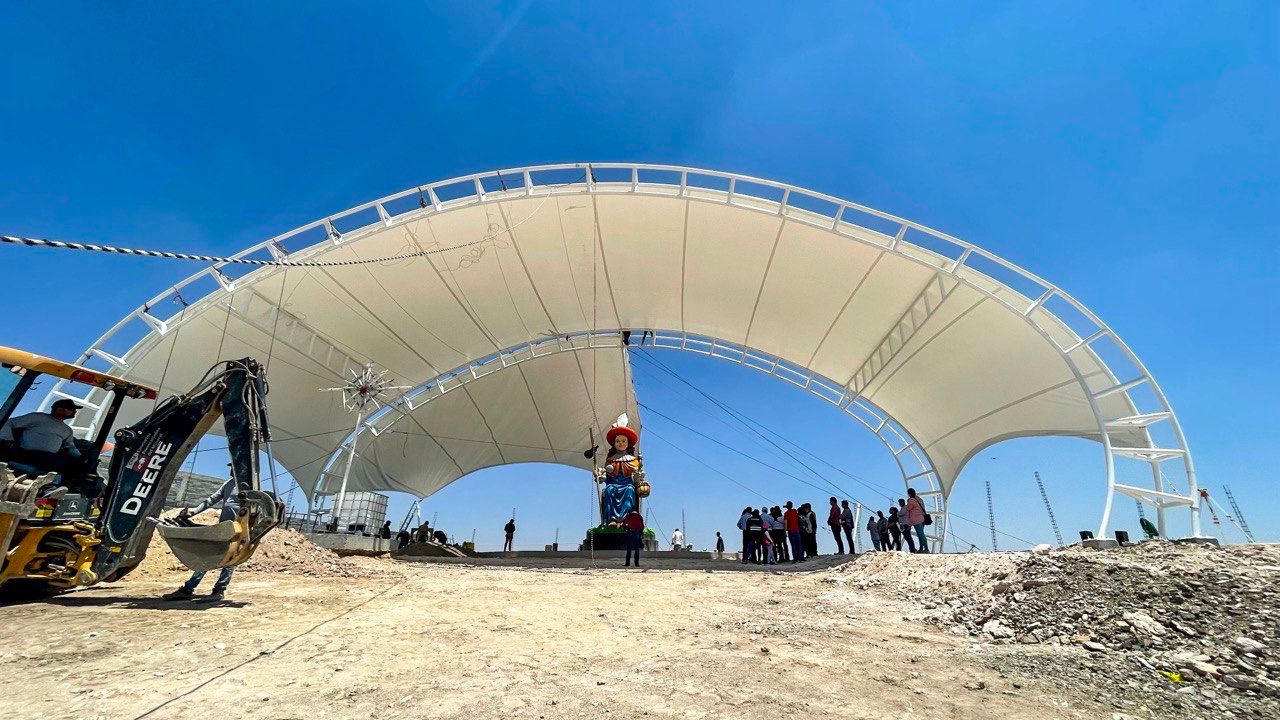 SUPERVISA SAÚL MONREAL INSTALACIÓN DE VELARIA EN SANTO NIÑO DE ATOCHA GIGANTE