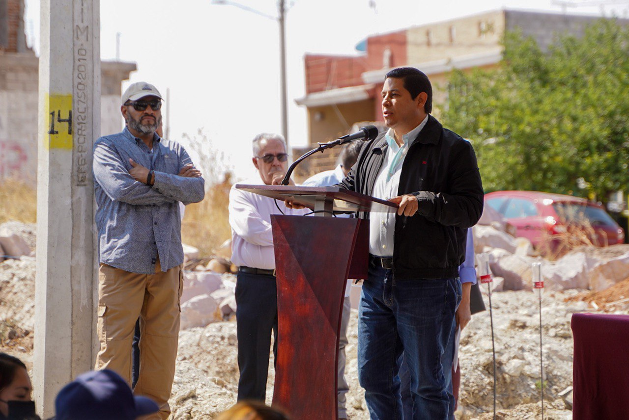 SUMAN ESFUERZOS GOBIERNO DEL ESTADO Y AYUNTAMIENTO CAPITALINO PARA FAVORECER A LA COLONIA FILÓSOFOS