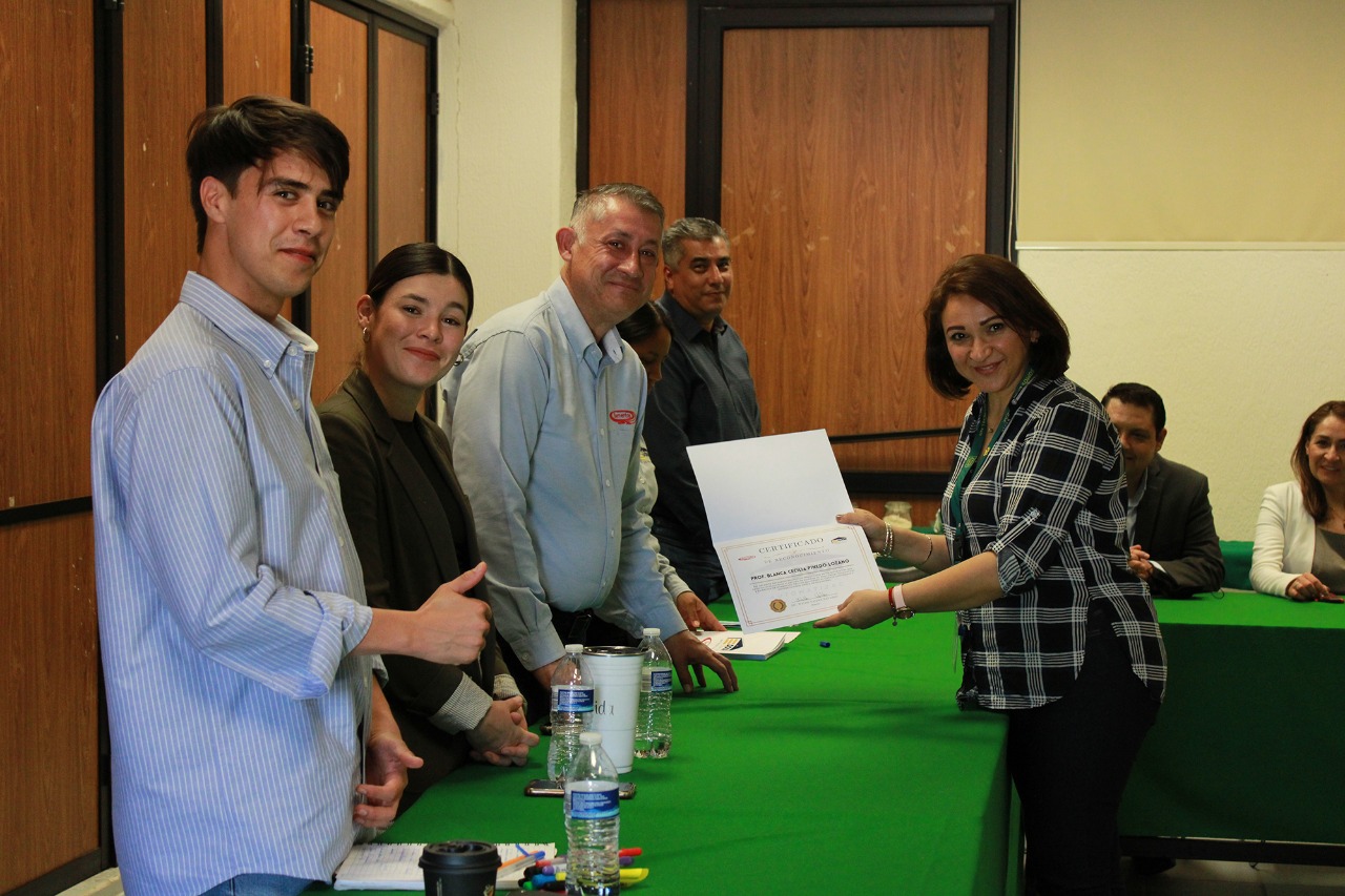 Forma Universidad Tecnológica del Estado de Zacatecas alianza con empresas para el desarrollo de proyectos