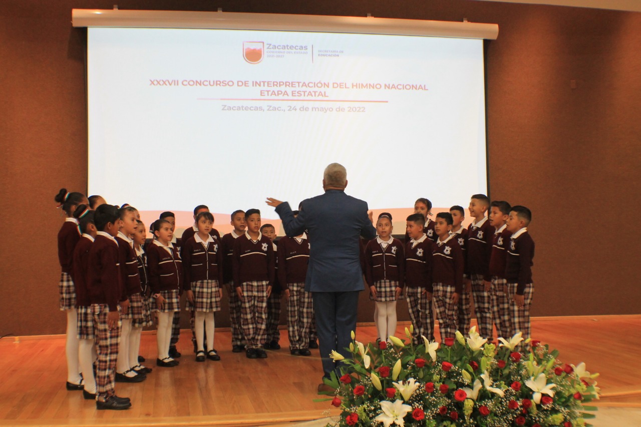 Participan más de 300 niñas, niños y adolescentes en el Concurso de Interpretación del Himno Nacional