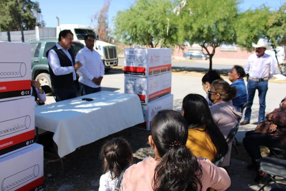 DURANTE MAYO, PROMOVIÓ FEMAT Y LA CMT LA ENTREGA DE 146 CALENTADORES SOLARES