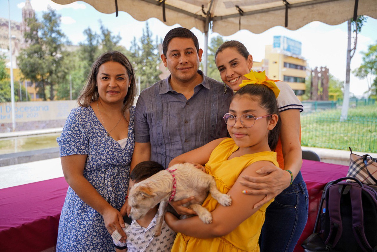 LOGRA CAPITAL DE LA TRANSFORMACIÓN LA ENTREGA DE 25 ANIMALES DOMÉSTICOS EN EL ADOPTA FEST