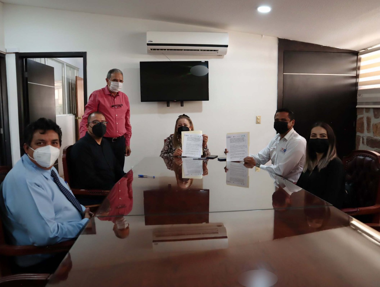 Signan convenio de colaboración COBAEZ y UPSZ