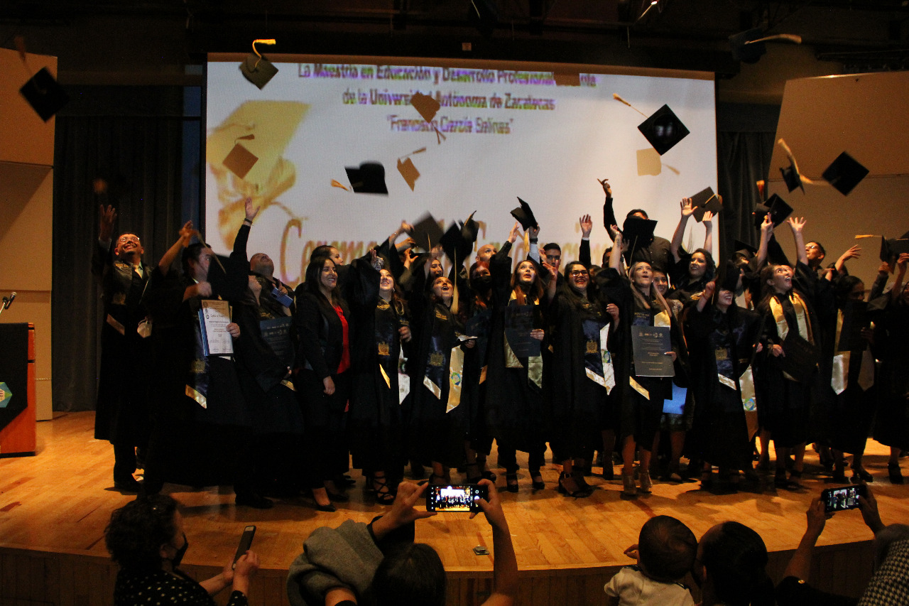 Egresan 40 alumnos de la Maestría en Educación y Desarrollo Profesional Docente de la UAZ