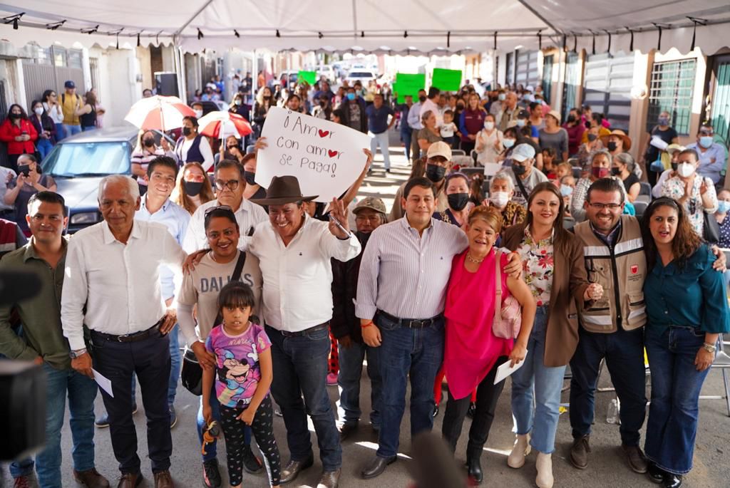 Inaugura Gobernador David Monreal Ávila pavimentación de calles en El Orito, en la capital zacatecana