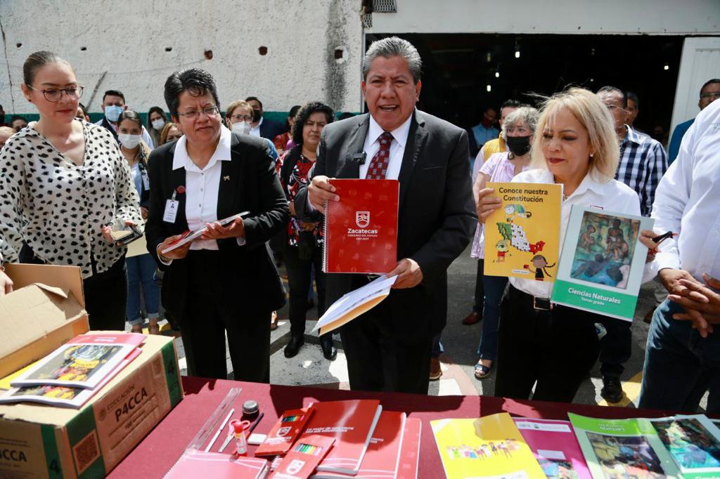 Todas las niñas y los niños de primaria y secundaria de educación pública recibirán útiles escolares: Gobernador David Monreal