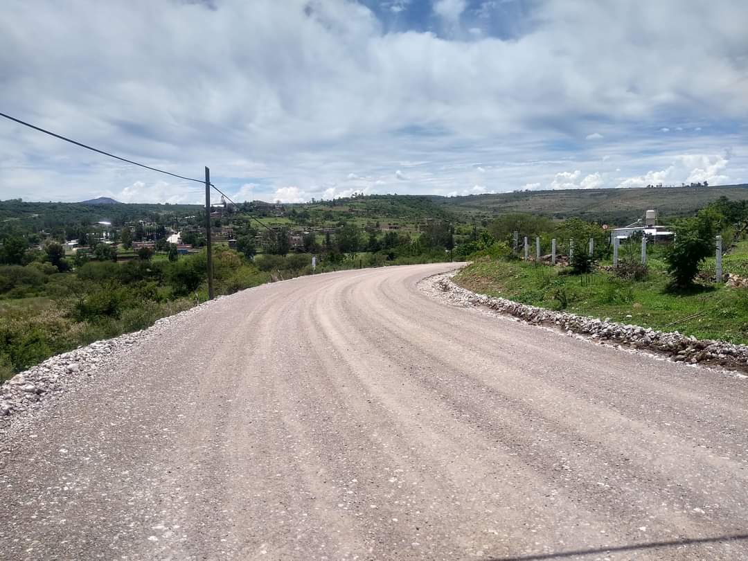 Invierte Gobierno de Zacatecas 13.9 mdp en infraestructura carretera en el municipio de Apulco
