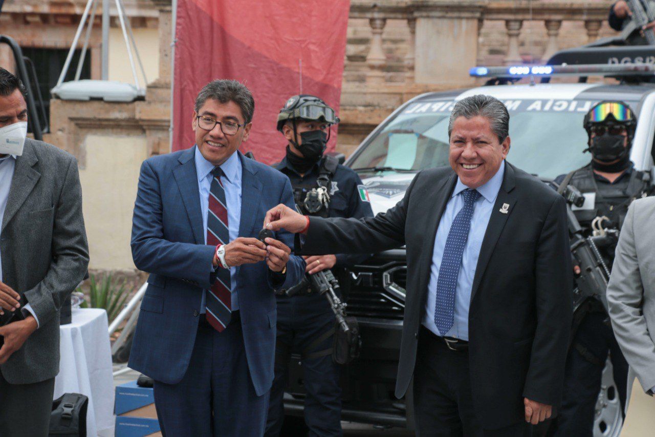 Entrega Gobernador David Monreal patrullas y equipo en Fresnillo; destaca conjunción de esfuerzos para fortalecimiento de la seguridad