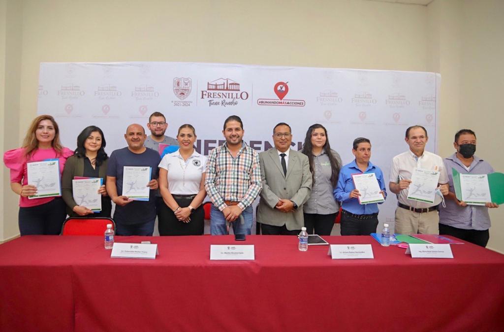 ENTREGAN BARRAS NUTRIMENTALES A PRODUCTORES FRESNILLESES