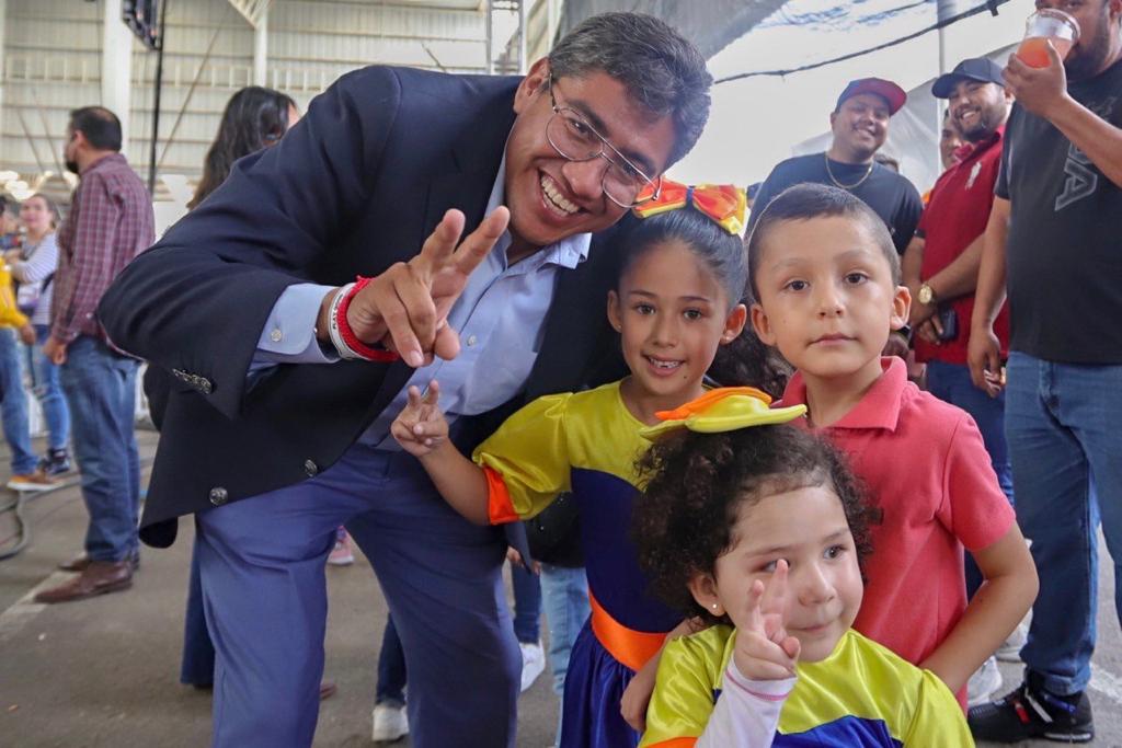 VIBRAN NIÑOS DE FRESNILLO CON EL SHOW DE BETO Y SUS AMIGOS