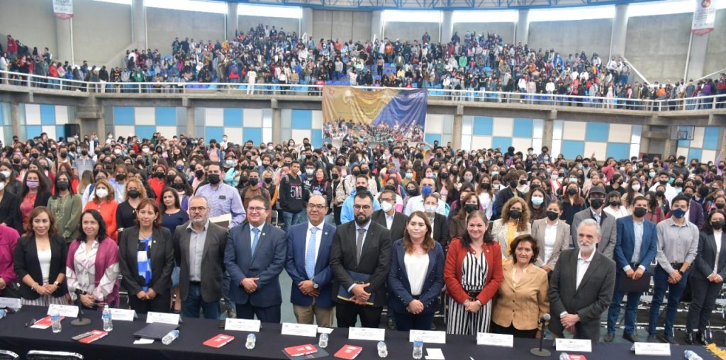 Autoridades universitarias dan la bienvenida a alumnos del Área de Ciencias de la Salud