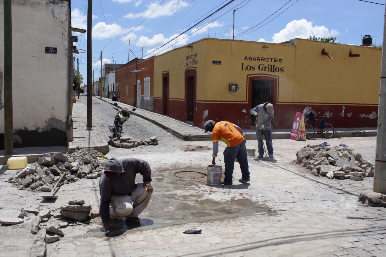 CONTINÚA LA CAMPAÑA PERMANENTE DE BACHEO EN JEREZ 