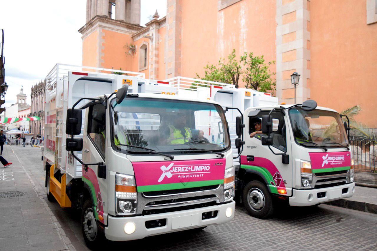 ALCALDE HUMBERTO SALAZAR, EN COMPAÑÍA DEL GOBERNADOR DAVID MONREAL, PONE EN CIRCULACIÓN VEHÍCULOS EQUIPADO AL SERVICIO DE JEREZ