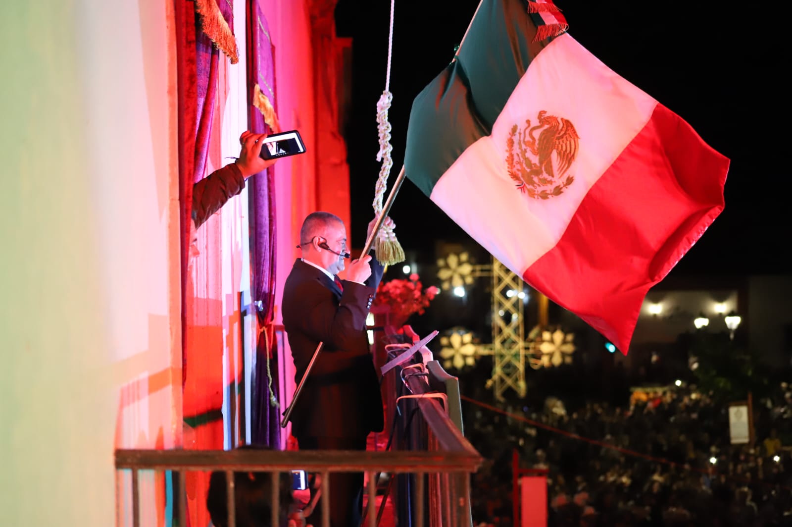RECONOCE EL ALCALDE SALAZAR A LOS HÉROES DE LA SALUD, CUERPOS DE SEGURIDAD Y COMUNIDAD MIGRANTE DURANTE LA CEREMONIA DEL GRITO DE INDEPENDENCIA