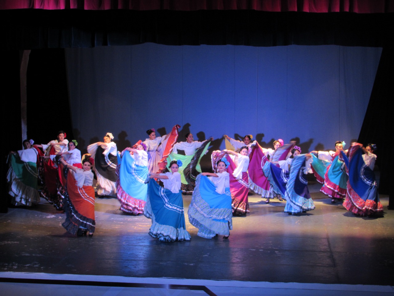 EL BALLET TELPOCHCALLI PROTAGONIZÓ EL PROGRAMA DOMINGOS FAMILIARES EN EL TEATRO HINOJOSA