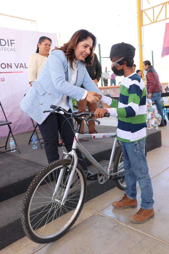 Habitantes de Melchor Ocampo se benefician con programas y servicios de Gobierno de Zacatecas