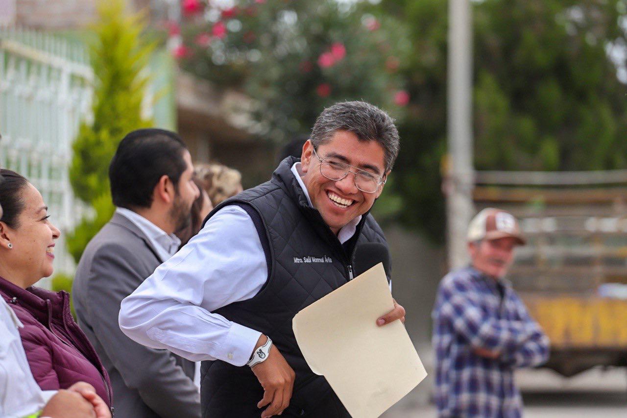 SUPERVISA SAÚL MONREAL CONSTRUCCIÓN DE SALIDA VIAL

