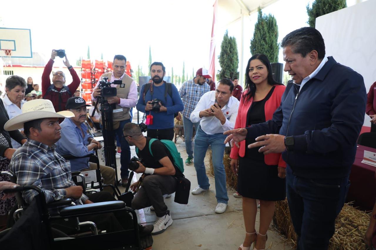 Gobernador David Monreal da soluciones para el campo, educación, salud y obra pública de Tepechitlán