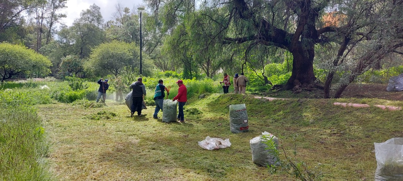 Brinda Gobierno de Zacatecas mantenimiento a cancha de futbol rápido y áreas verdes del Parque Arroyo de la Plata