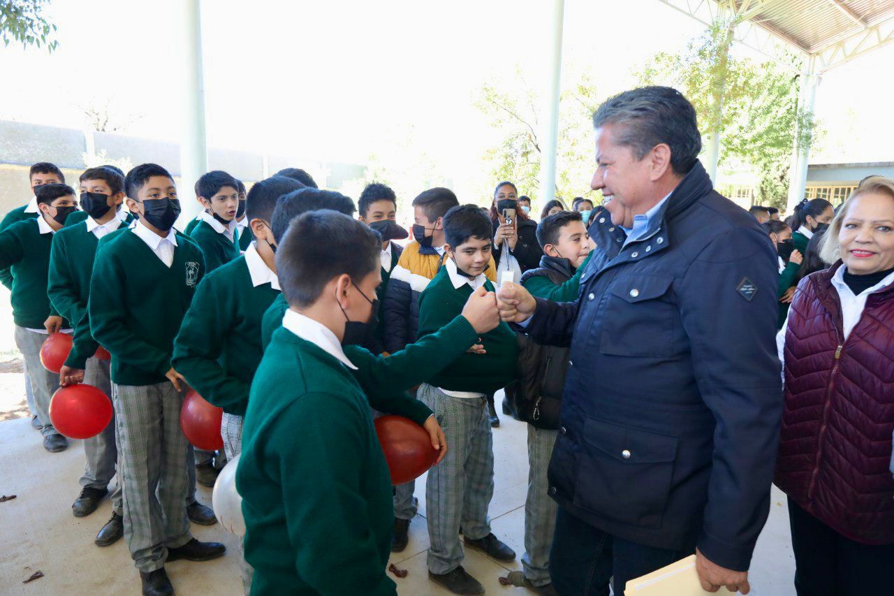 En Río Grande, el Gobernador David Monreal refrenda su impulso a la educación de Zacatecas