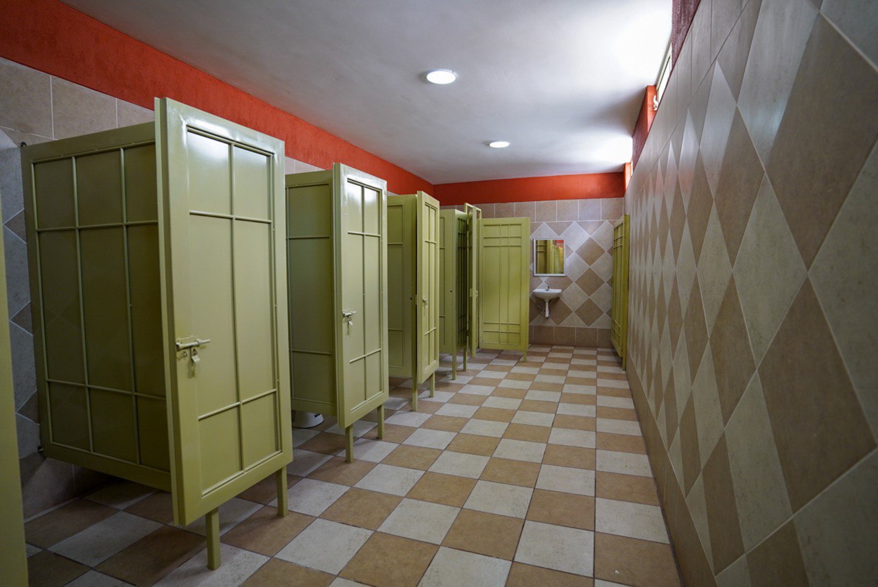 AMPLÍAN MÓDULOS SANITARIOS EN EL CONJUNTO ESCÉNICO DE BRACHO

