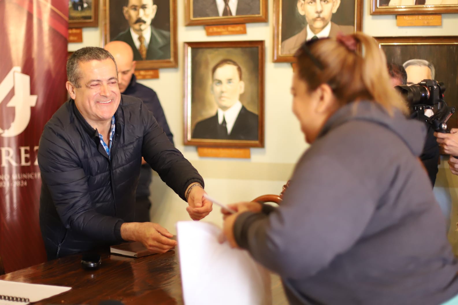 CASI MEDIO MILLÓN DE PESOS EN APOYOS ENTREGÓ EL ALCALDE HUMBERTO SALAZAR A TRAVÉS DE ATENCIÓN CIUDADANA