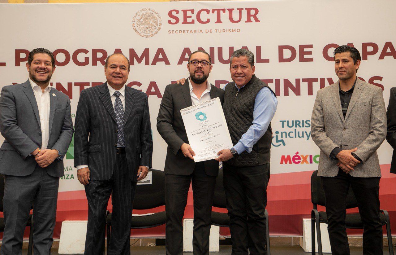 Entrega Gobernador David Monreal certificaciones y distintivos de calidad a 810 prestadores de servicios