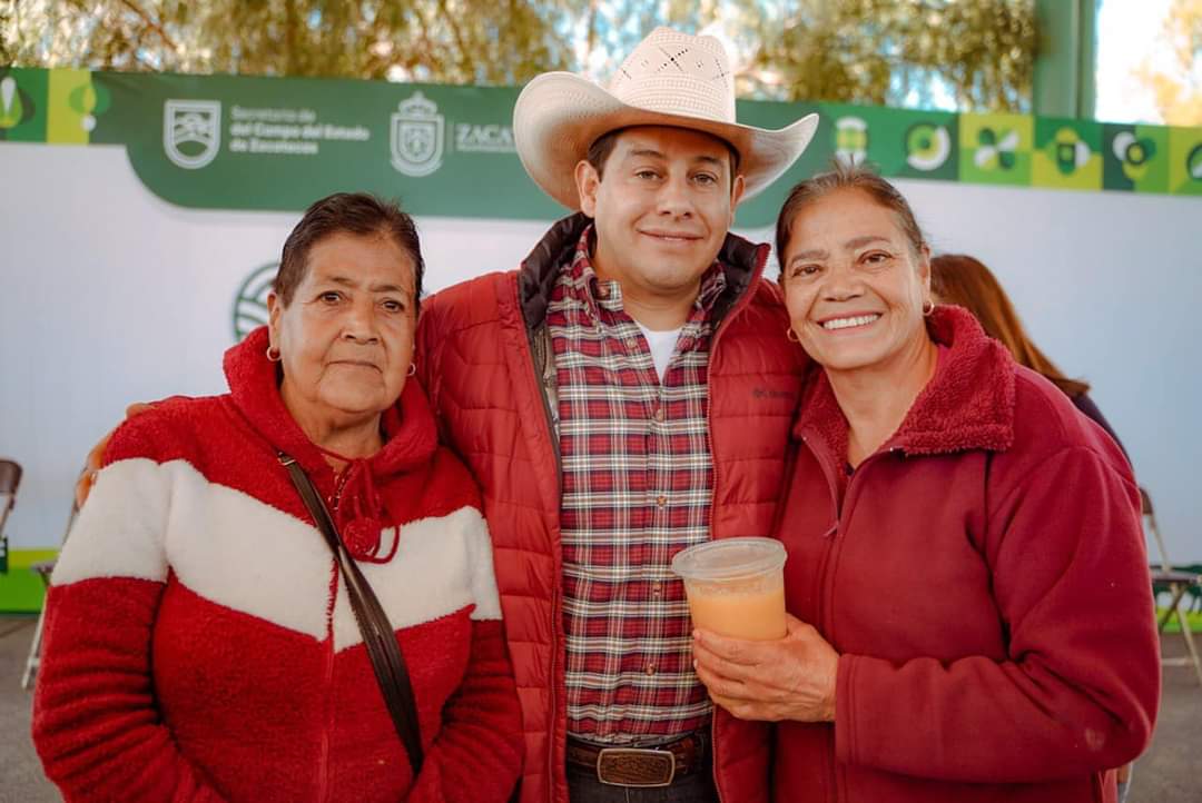 ENTREGAN APOYOS PARA EL CAMPO EN LA FERIA AGROPECUARIA 2022