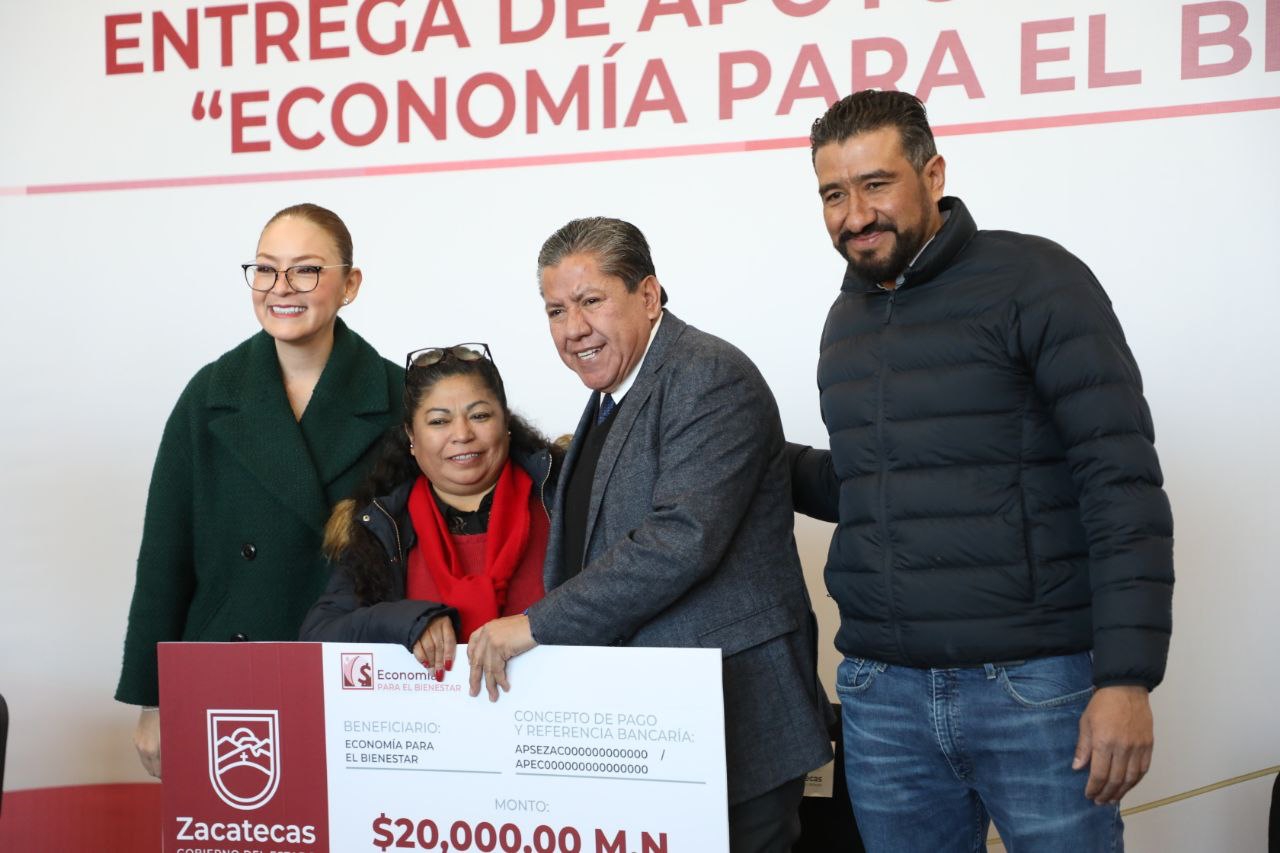Otorga Gobernador David Monreal créditos a 600 pequeños comerciantes por más de 15 millones de pesos