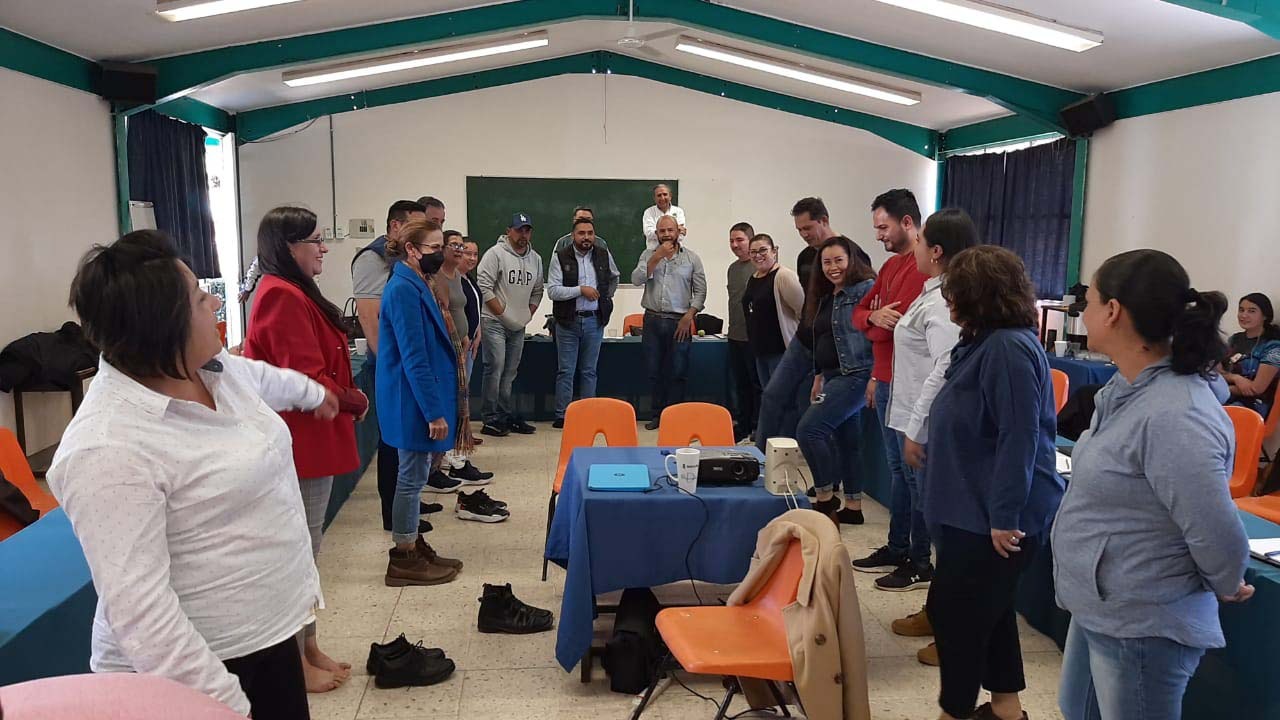 Busca Cobaez prevenir adicciones entre comunidad estudiantil