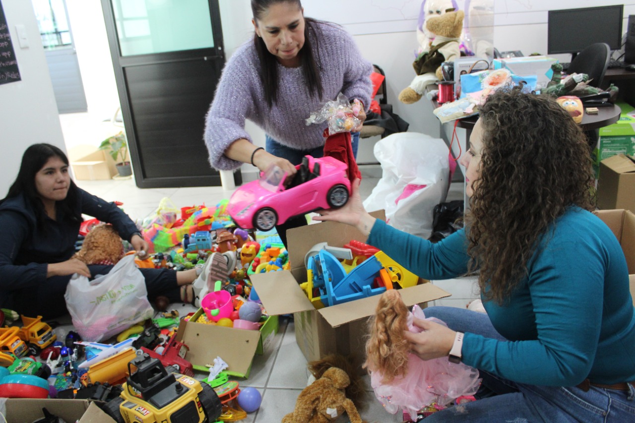 Organiza JIAPAZ Juguetón 2023 e invita a donar juguetes no bélicos nuevos o usados con motivo del Día de Reyes