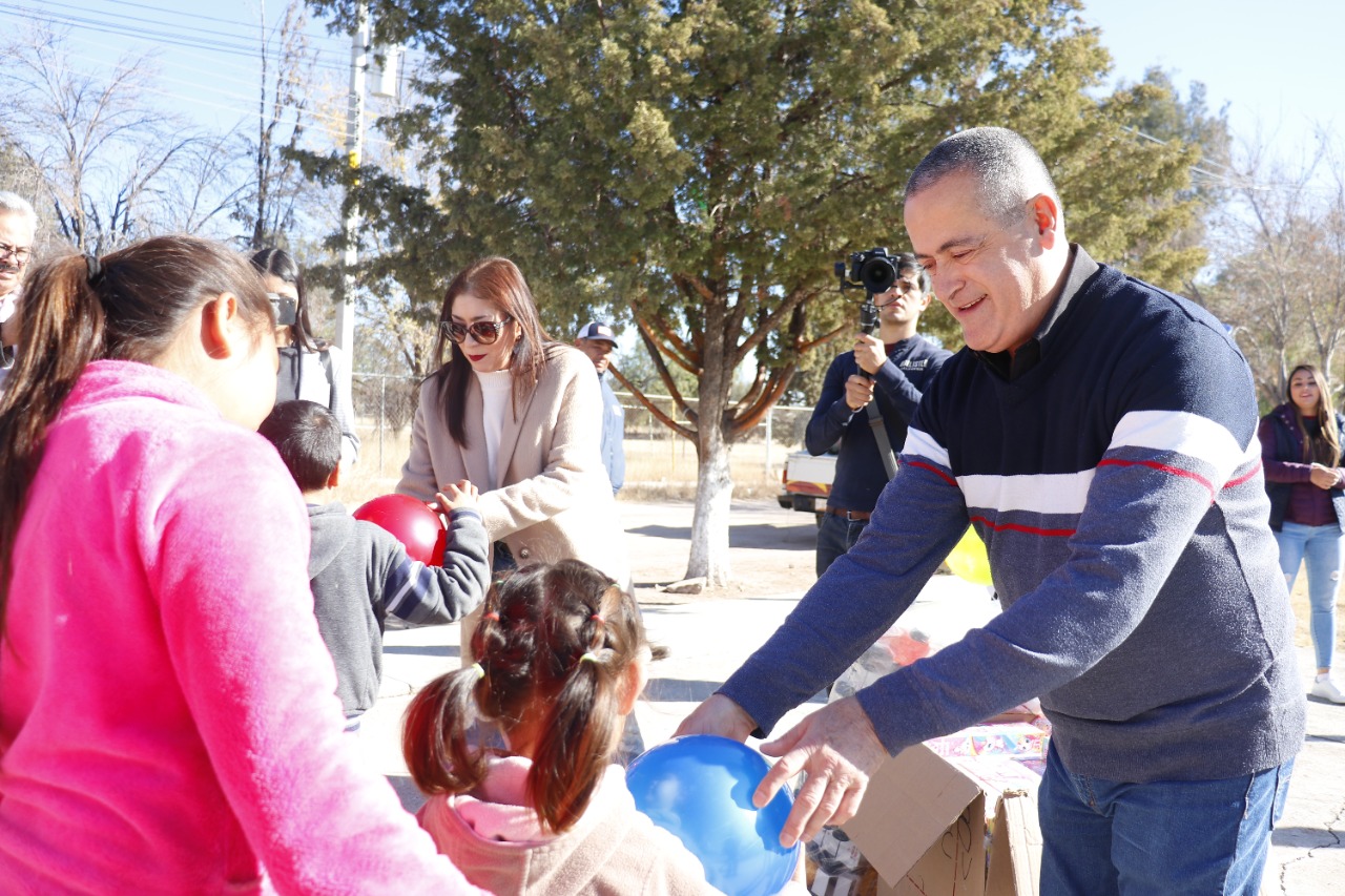 ENCABEZA EL ALCALDE DE JEREZ LA CARAVANA DE REGALOS EN EL TRADICIONAL DÍA DE REYES