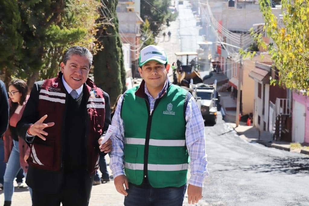 SUPERVISAN REENCARPETAMIENTO EN LA COLONIA FELIPE ÁNGELES