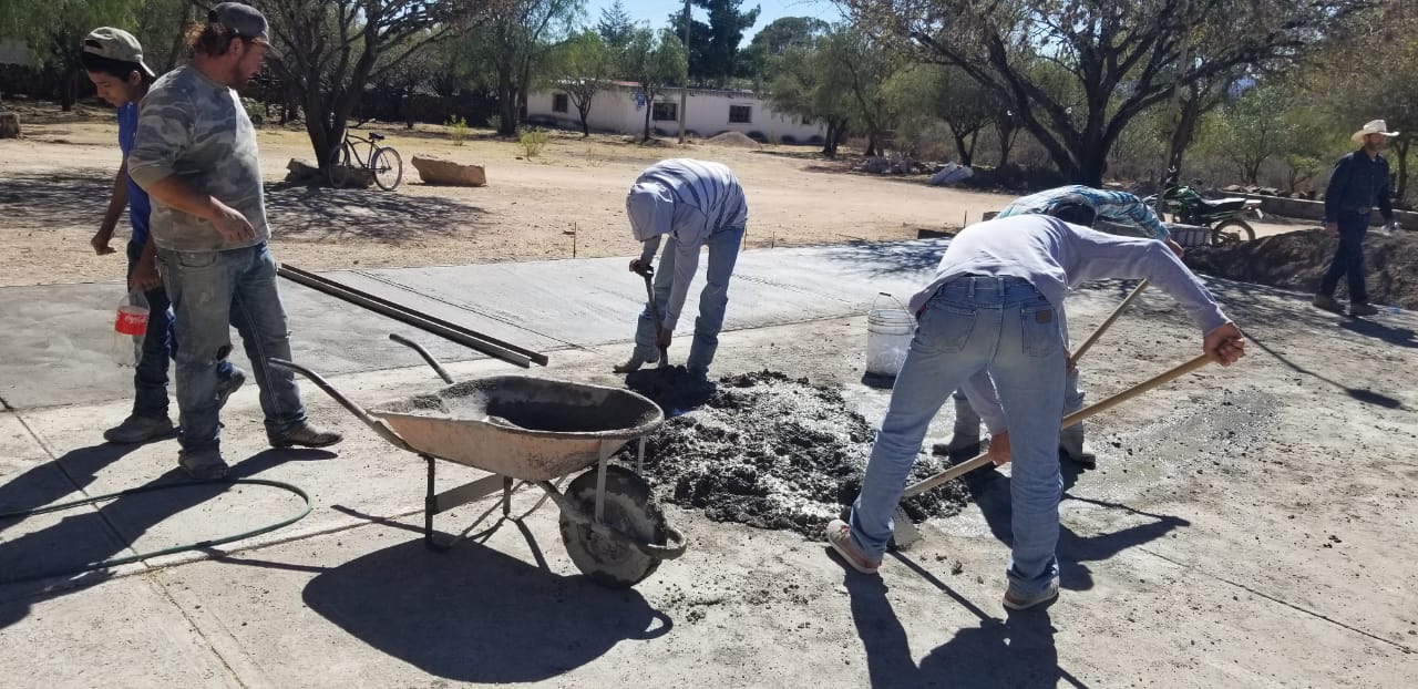 CON APOYO DE LA AUTORIDAD DE JEREZ VECINOS DE PUERTA DE CHULA LOGRAN MEJORAS PARA SU COMUNIDAD