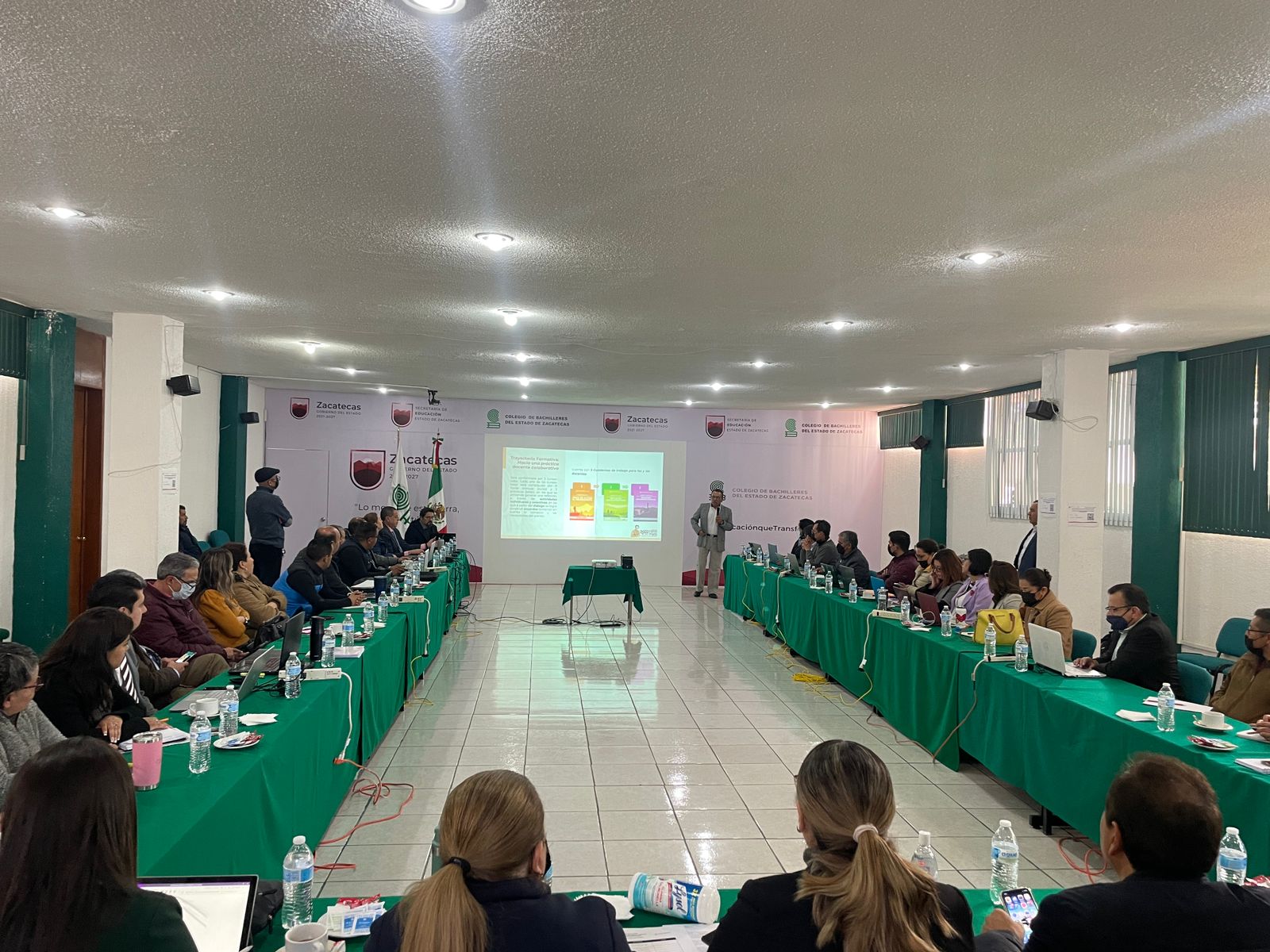 Se actualizan docentes de bachillerato para mejorar la educación media superior en Zacatecas