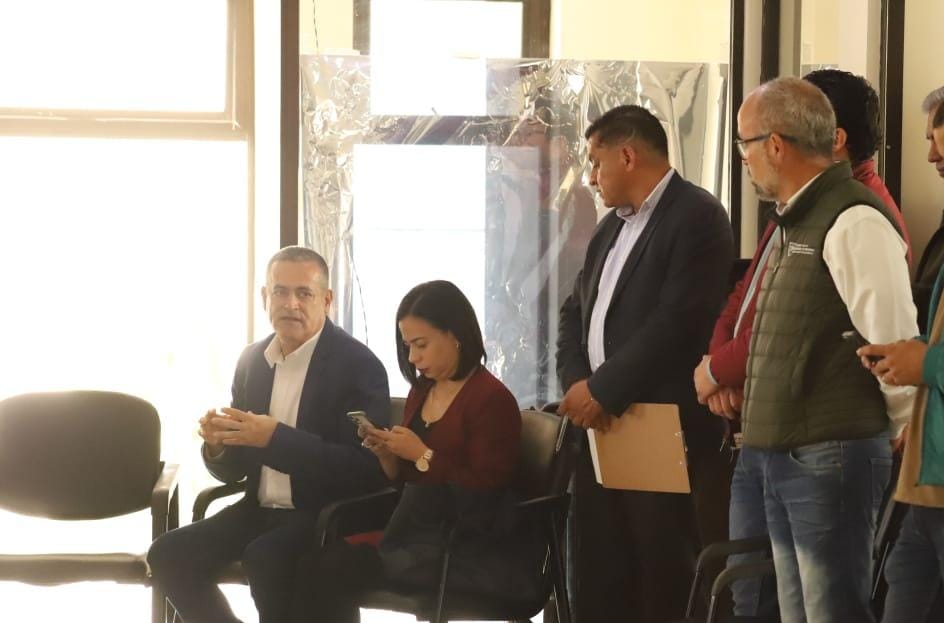 SE REÚNEN EN JEREZ HUMBERTO SALAZAR Y FAMILIARES DE JÓVENES DESAPARECIDOS CON FISCALÍA DE ESTADO