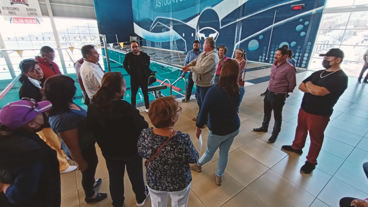 MANTIENEN AUTORIDADES MUNICIPALESDIÁLOGO CON USUARIOS DE LA ALBERCA OLIMPICA DE GUADALUPE