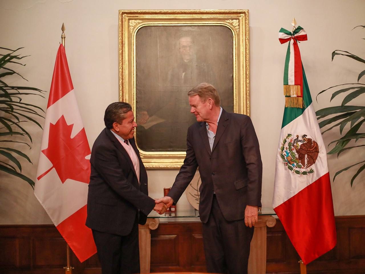 Se reúne David Monreal con Embajador de Canadá en México, Graeme Christie Clark; se reforzarán alianzas comerciales y académicas en Zacatecas