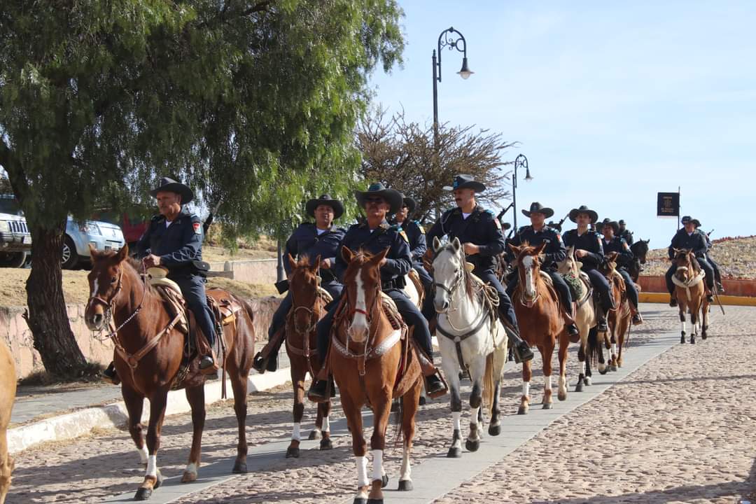 Fuerzas Armadas impulsan valores cívicos con cabalgata «La Gran Fuerza de México”