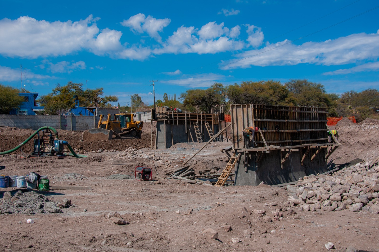 Cumple Gobernador David Monreal a habitantes de Tepetongo con la construcción del nuevo puente de San Antonio-La Troje