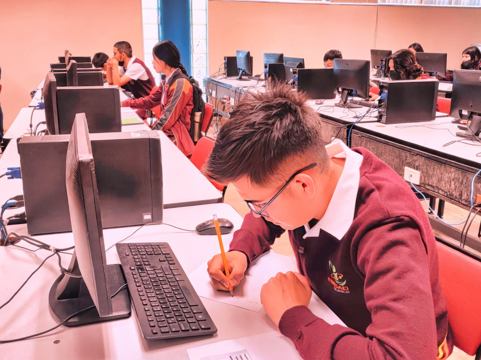 Más de 450 estudiantes participan en etapas regionales del Festival Académico Cecytez 2023